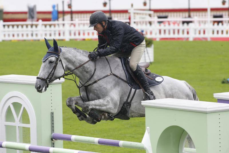 Así ha sido la prueba inaugural del Concurso de Saltos Internacional 5* en el Hípico de Gijón