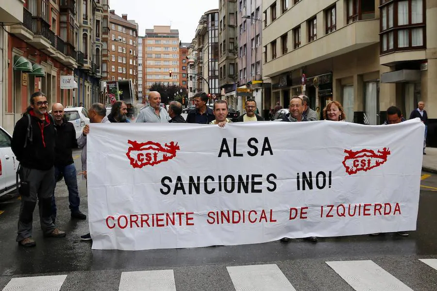 Atascos en Gijón por dos manifestaciones