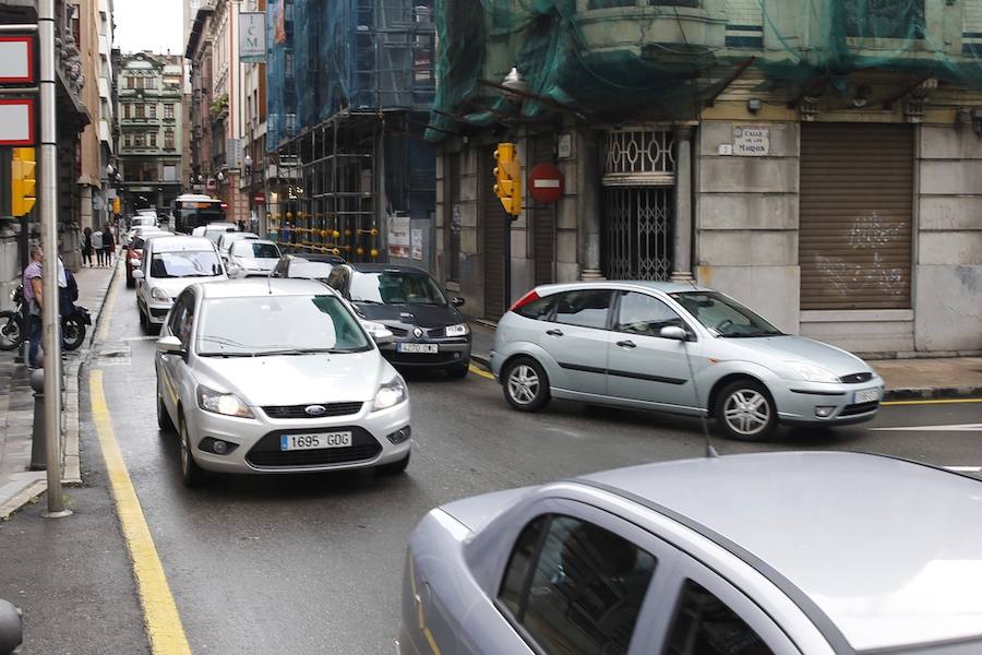 Atascos en Gijón por dos manifestaciones