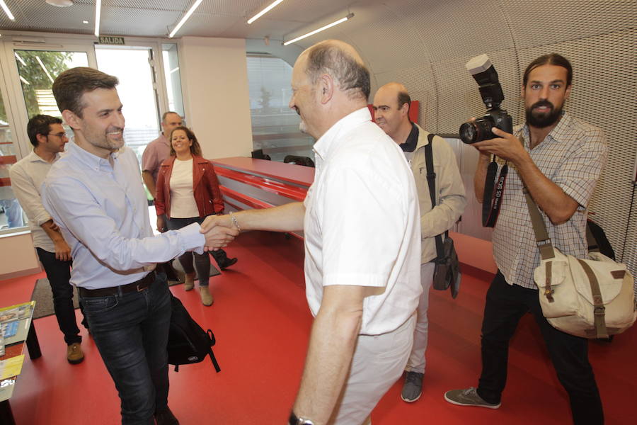 Adrián Barbón y José María Pérez contraponen sus programas para optar a la Secretaría General del PSOE asturiano