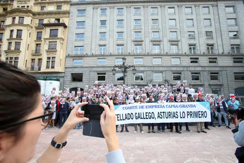 El comité reprocha el «bloqueo» de la negociación mientras la corporación dice funcionar con «normalidad»