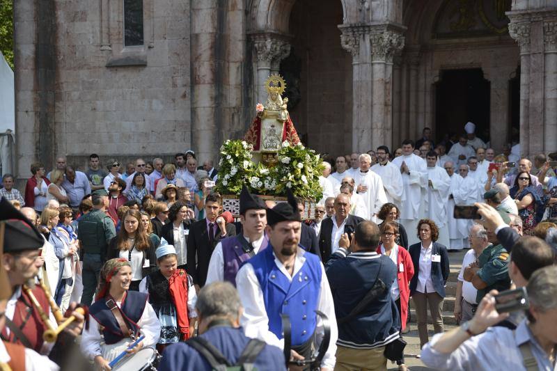 Asturias rinde honores a la Santina