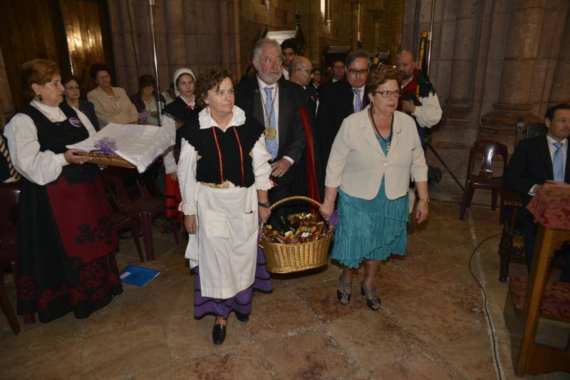 Asturias rinde honores a la Santina