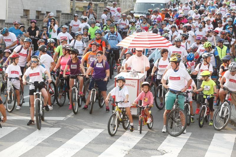 Un millar de personas en la Marcha Cicloturista de Corvera