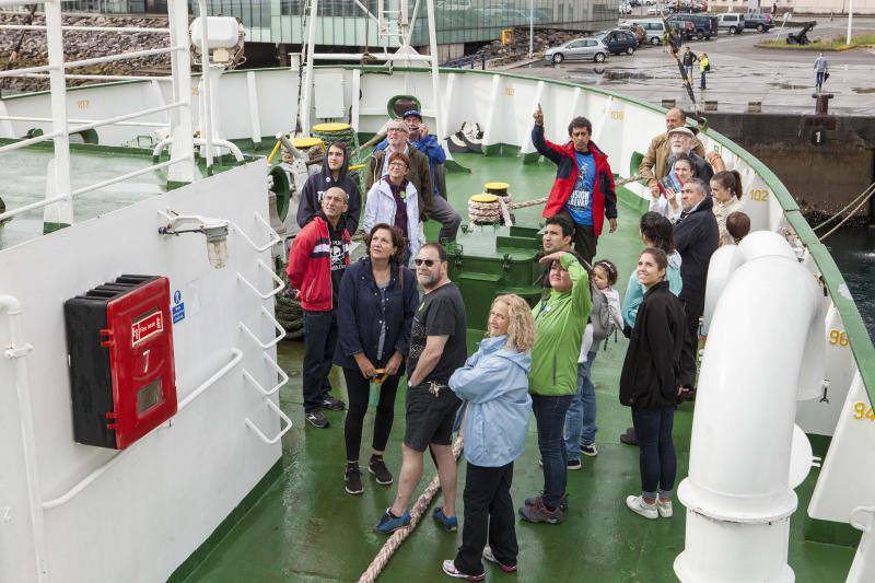 Greenpeace lleva a El Musel su barco &#039;Esperanza&#039;