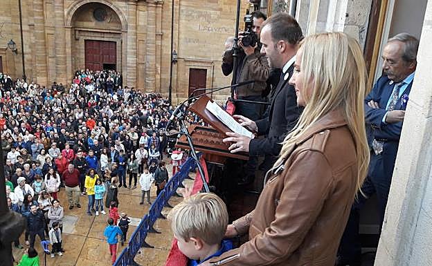 Oviedo se llena en el inicio de las fiestas de San Mateo.