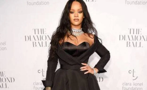 Rihanna le pide a David Copperfield que le devuelva su virginidad