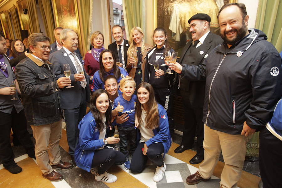 El periodista británico dedica su intervención a Oviedo, la gente y el fútbol del Tartiere