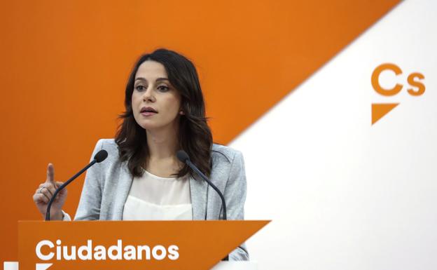 La líder de Ciudadanos en Cataluña, Inés Arrimadas, durante una rueda de prensa.