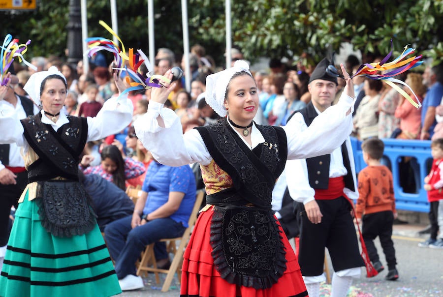 ¿Estuviste en el Desfile del Día de América en Asturias? ¡Búscate!