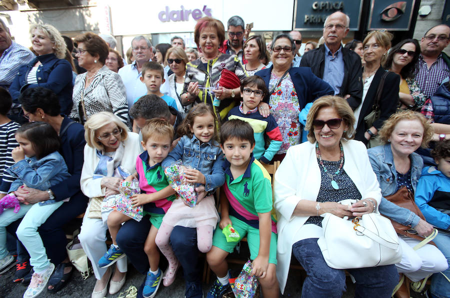 ¿Estuviste en el Desfile del Día de América en Asturias? ¡Búscate!