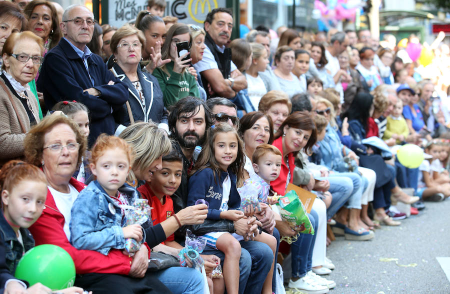 ¿Estuviste en el Desfile del Día de América en Asturias? ¡Búscate!