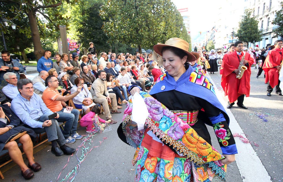 ¿Estuviste en el Desfile del Día de América en Asturias? ¡Búscate!