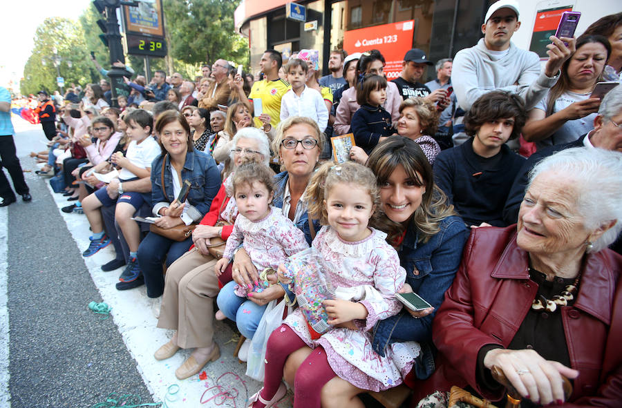 ¿Estuviste en el Desfile del Día de América en Asturias? ¡Búscate!