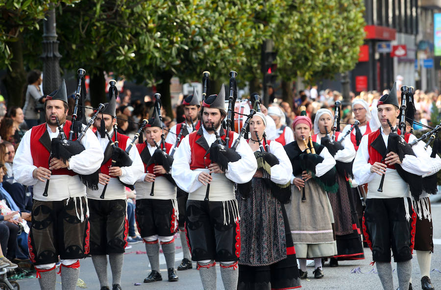 ¿Estuviste en el Desfile del Día de América en Asturias? ¡Búscate!