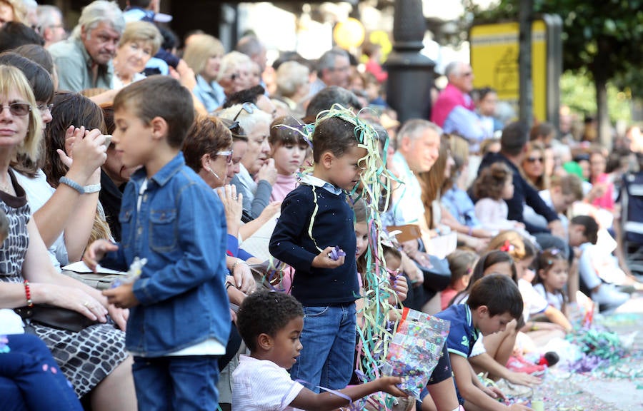¿Estuviste en el Desfile del Día de América en Asturias? ¡Búscate!