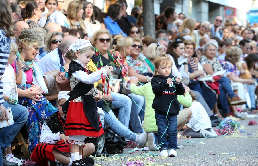 ¿Estuviste en el Desfile del Día de América en Asturias? ¡Búscate!