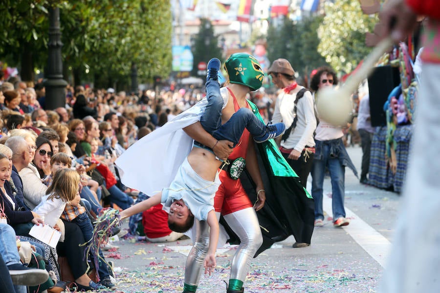 ¿Estuviste en el Desfile del Día de América en Asturias? ¡Búscate!