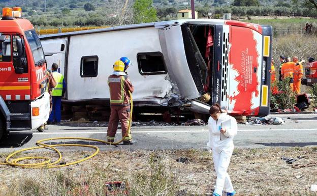 Autobús accidentado en Freginals.