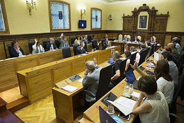 Momento en que cinco grupos de seis expresan su apoyo a los cambios del PGO y la apertura de una nueva información pública. 