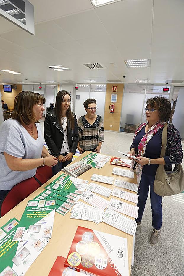 Concha González Mena, Lorena Crespo, Marisol López y Ángeles Ferrero. 