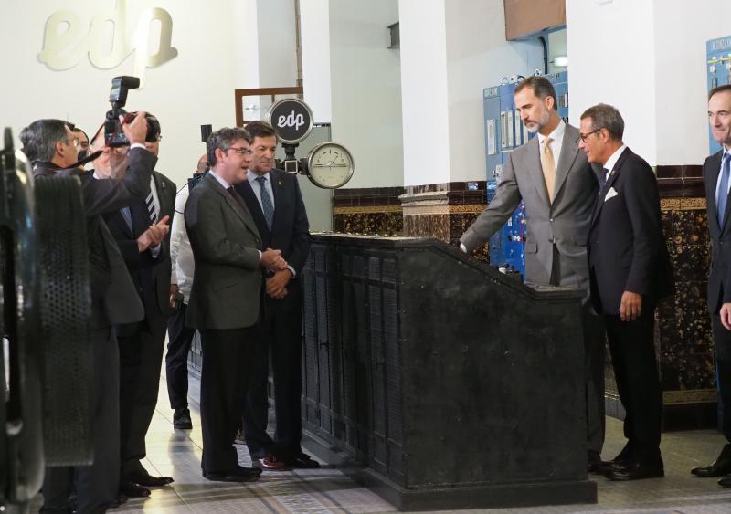 El rey Felipe VI visita la central de La Malva y Pola de Somiedo