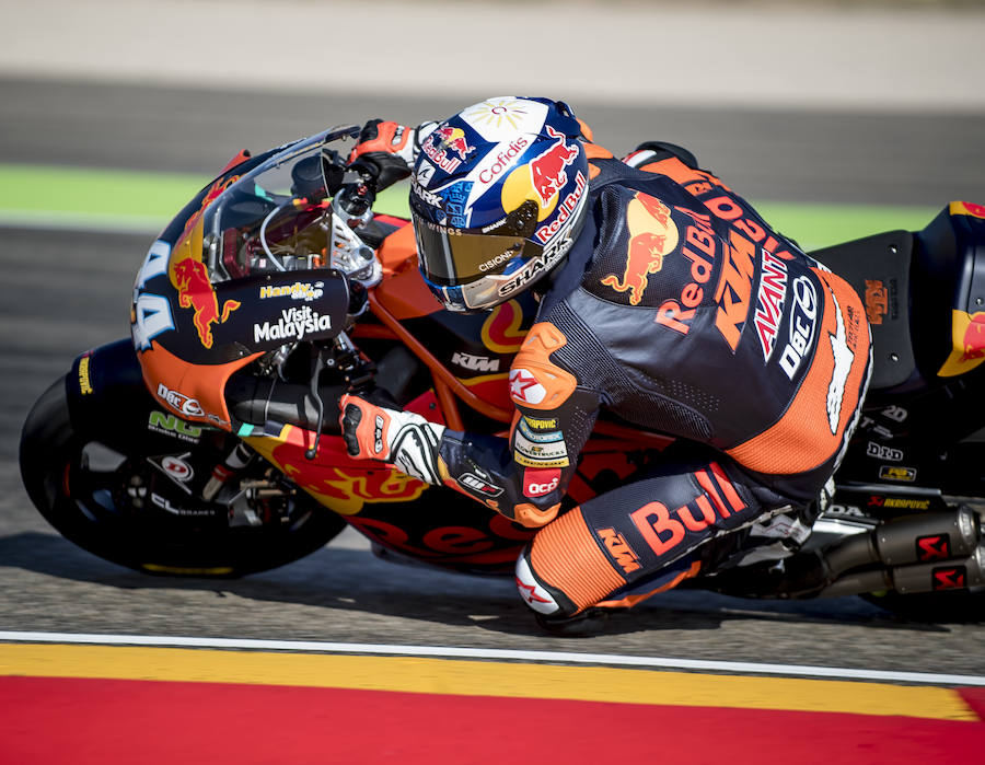 Maverick Viñales firmó la pole en MotoGP, Miguel Oliveira fue el más rápido en Moto2 y Jorge Martín marcó el paso en Moto3.