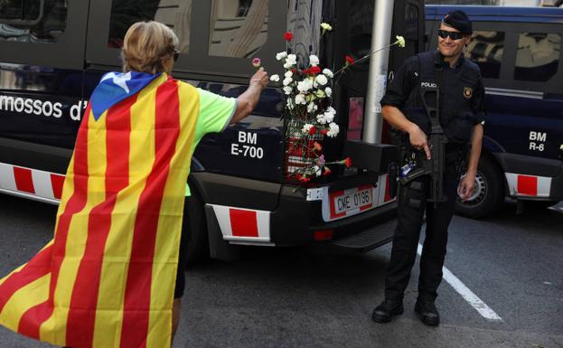 El sindicato de los Mossos ven «inadecuada e injustificada» la coordinación de Interior para el 1-O