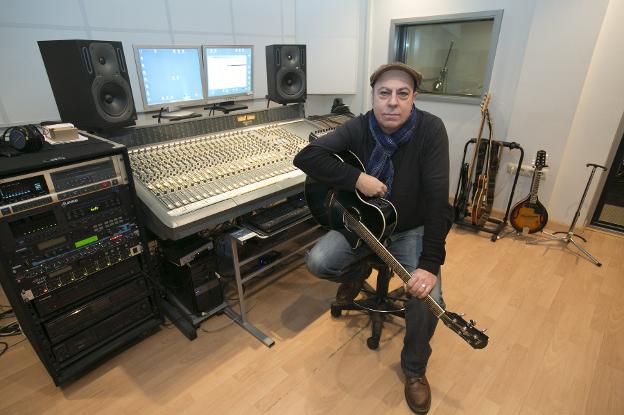 Luis Núñez, en su estudio. 