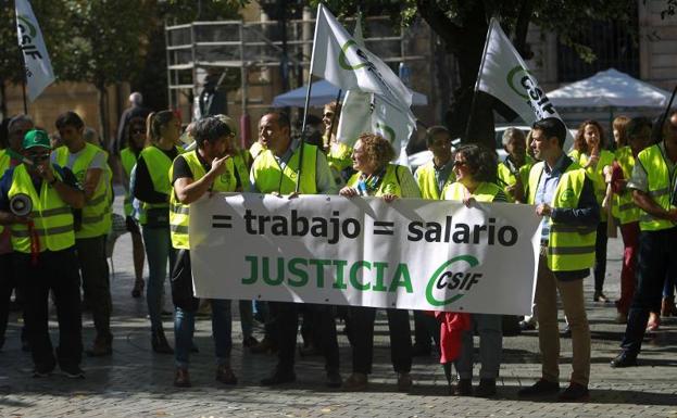 Protesta de trabajadores de la justicia ante el TSJA.