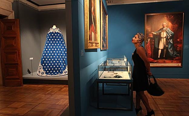 Una vista de la exposición dedicada a la Real Orden por la Casa de la Moneda en Madrid.