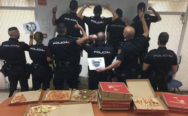 Forocoches, ahora pizzas para la Policía Nacional en Cataluña