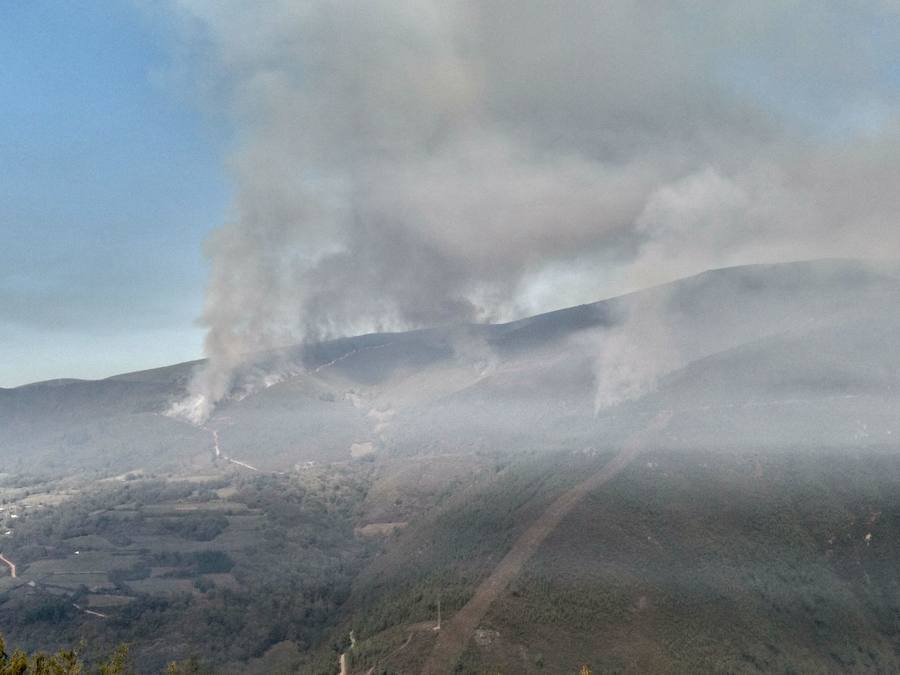 Preocupación en Ibias por un incendio forestal