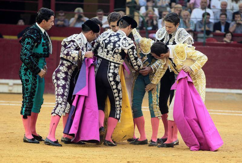 Las terribles imágenes de la cogida de Cayetano Rivera en Zaragoza