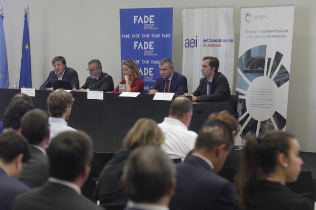 Tomás González, Constantino Martínez, Ana Concejo Belarmino Feito y Pablo Coca. 