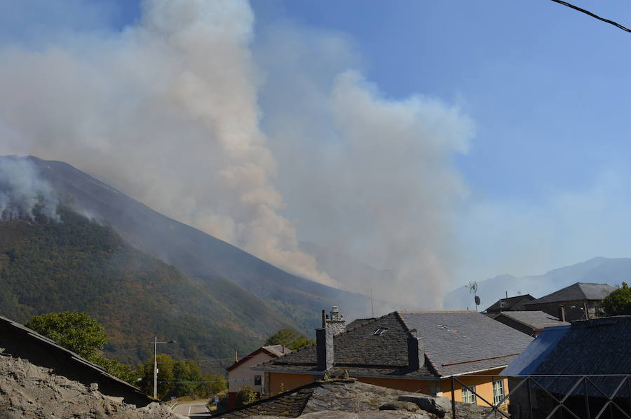 Incendio forestal en Degaña