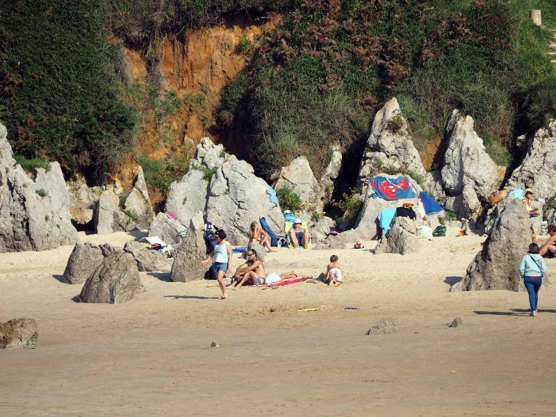 Sol y lleno total en Asturias en el puente del Pilar