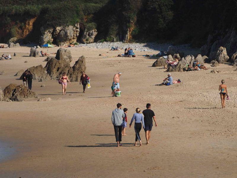 Sol y lleno total en Asturias en el puente del Pilar