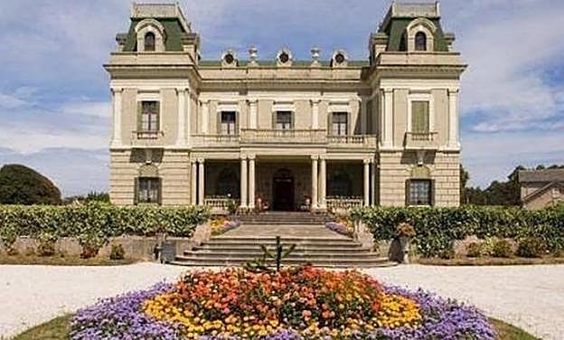 El Palacio de Jardón, situado en Viavélez. 