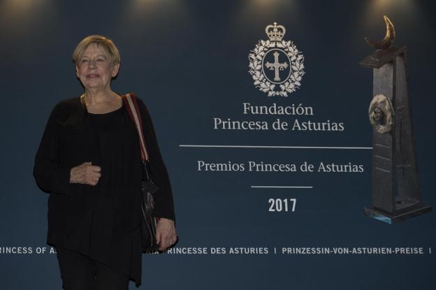 La voz de Karen Armstrong se escuchará hoy en Oviedo