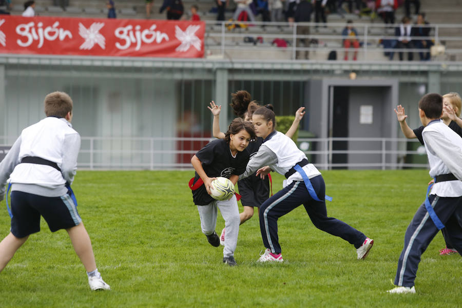 800 niños entrenan con los All Blacks en Gijón