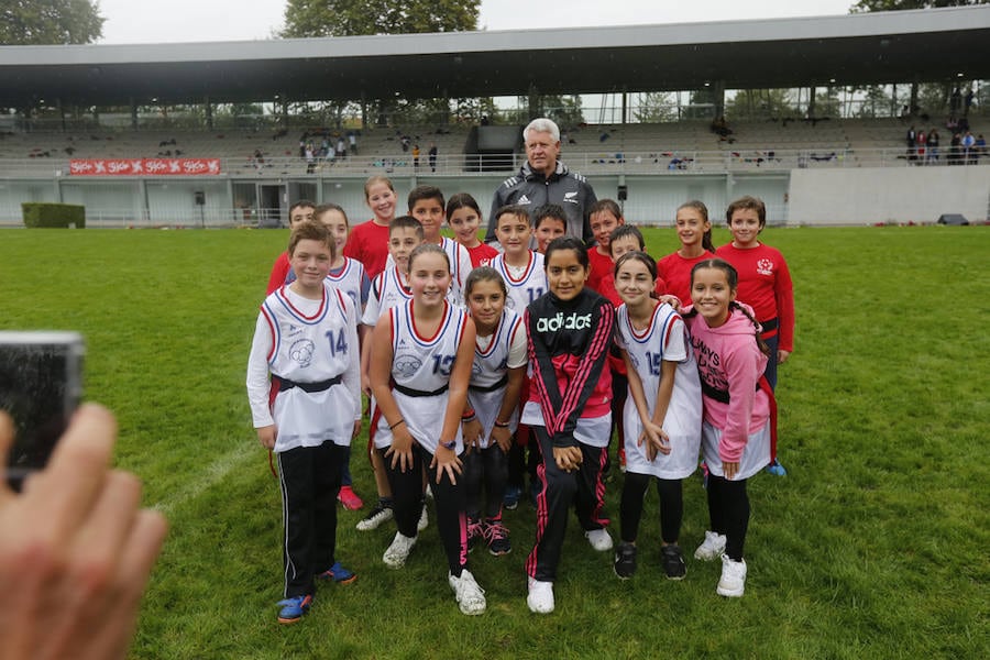 800 niños entrenan con los All Blacks en Gijón