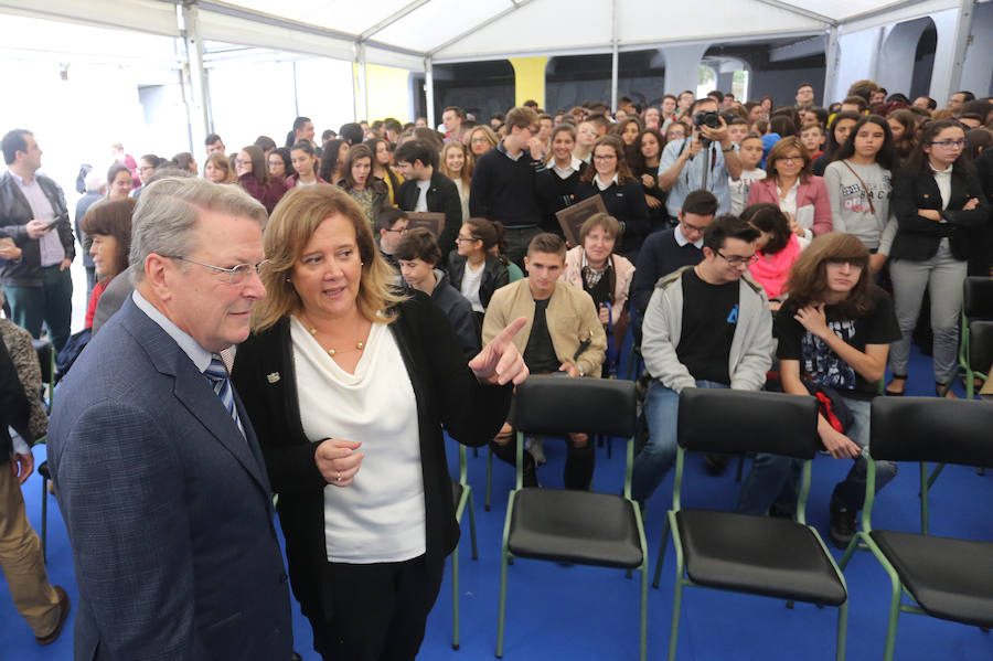 La Hispanic Society of America con estudiantes en el IES Selgas de El Pito