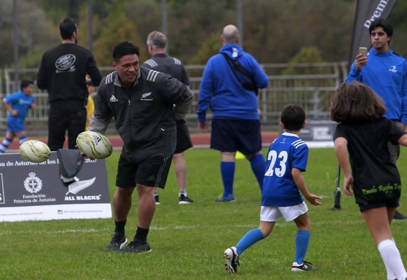 Los jugadores de rugby asturianos, a las órdenes de los All Blacks