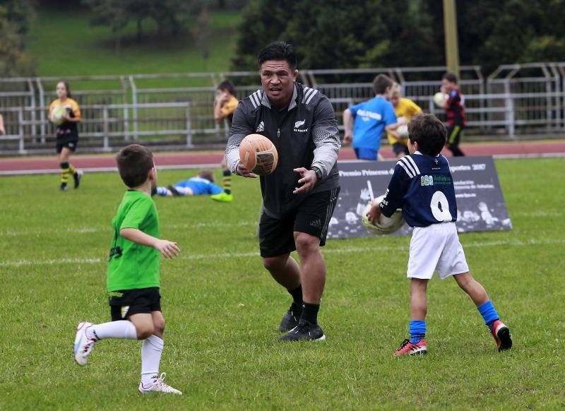 Los jugadores de rugby asturianos, a las órdenes de los All Blacks