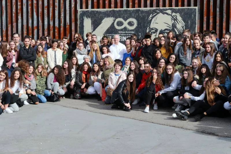 Encuentro del Premio Princesa de las Artes William Kentridge con estudiantes de Mieres