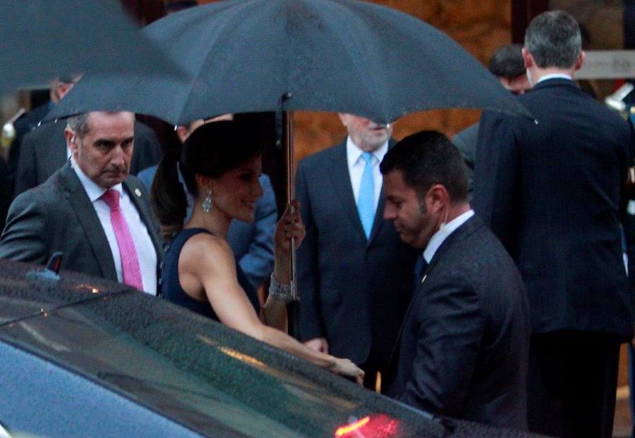 Los Reyes a su llegada al Auditorio Príncipe Felipe de Oviedo