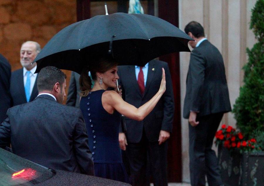 Los Reyes a su llegada al Auditorio Príncipe Felipe de Oviedo