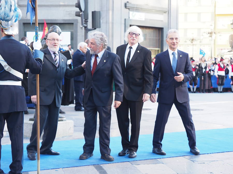 Alfombra azul de los Premios Princesa (2)