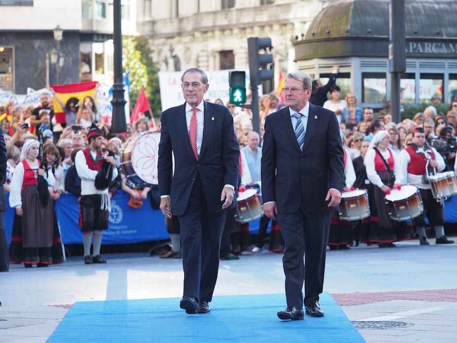 Alfombra azul de los Premios Princesa (1)